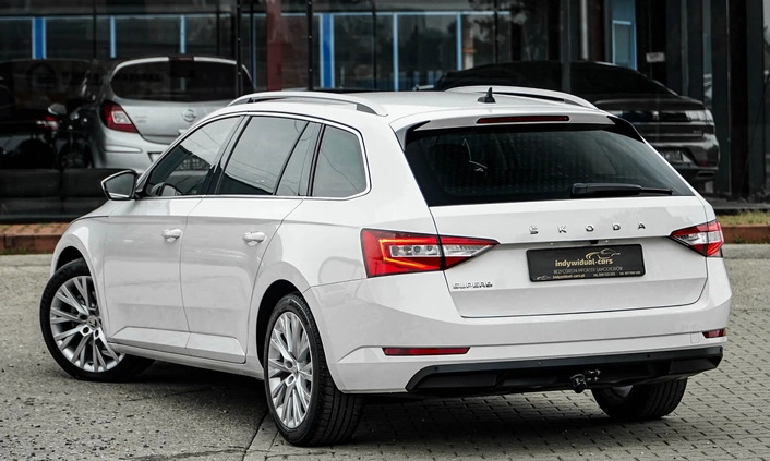 Skoda Superb cena 92900 przebieg: 178000, rok produkcji 2020 z Ogrodzieniec małe 781